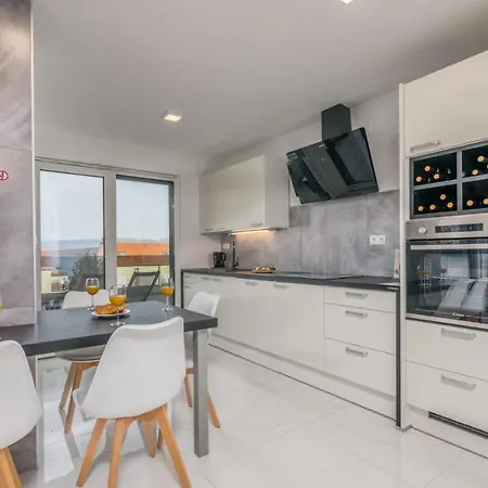 Apartments Elle Luxury Vantacici Malinska Exterior photo
