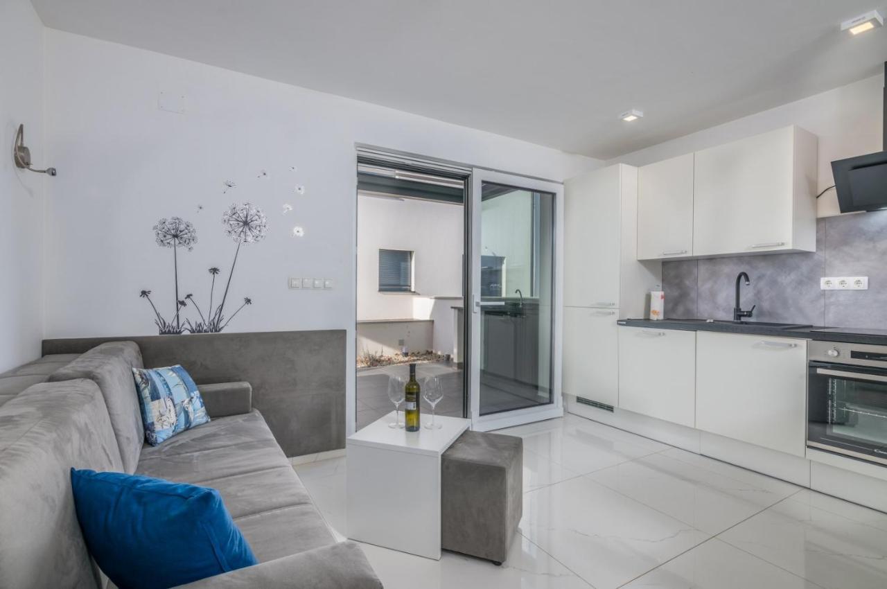 Elle Luxury Vantacici Apartment