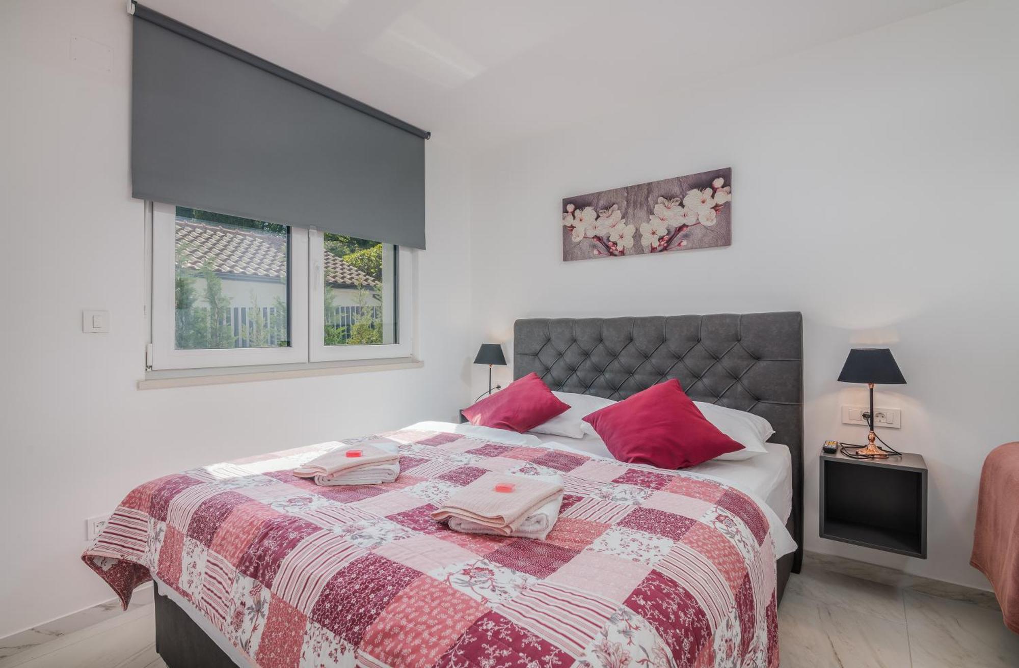 Elle Luxury Vantacici Apartment *